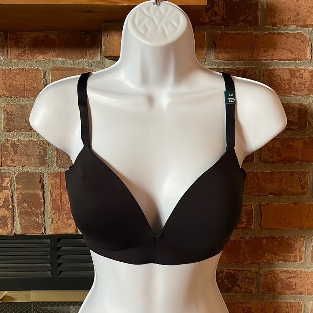 NWT Tommy John Black Comfort Smoothing Lightly Lined Wireless Bra 34C